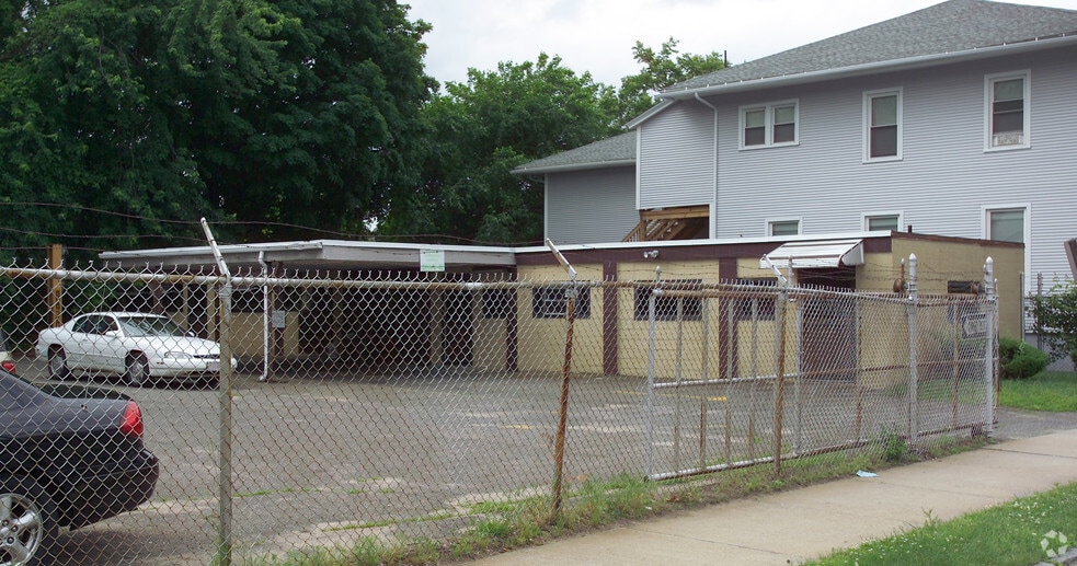 43 Winthrop St, Springfield, MA for lease - Building Photo - Image 2 of 2