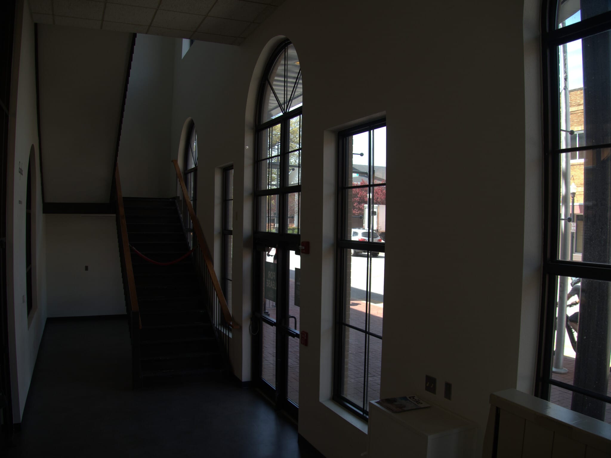 117 W Central Ave, Bentonville, AR for lease Interior Photo- Image 1 of 12