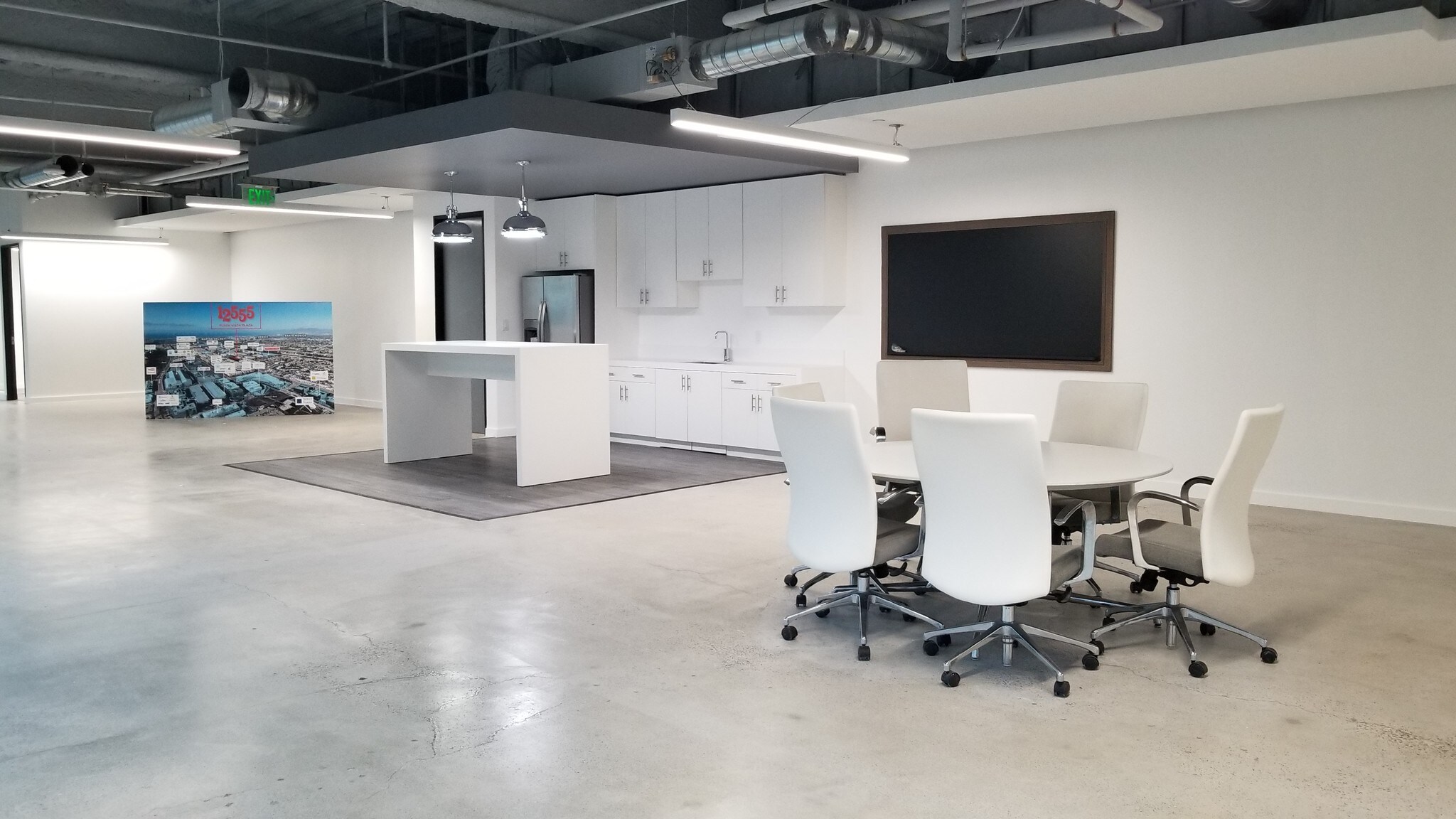 12555 Jefferson Blvd, Los Angeles 90066 Twelve555