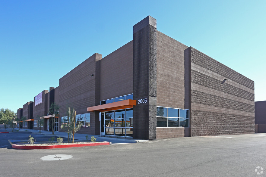 2025 W Deer Valley Rd, Phoenix, AZ for lease - Primary Photo - Image 3 of 3