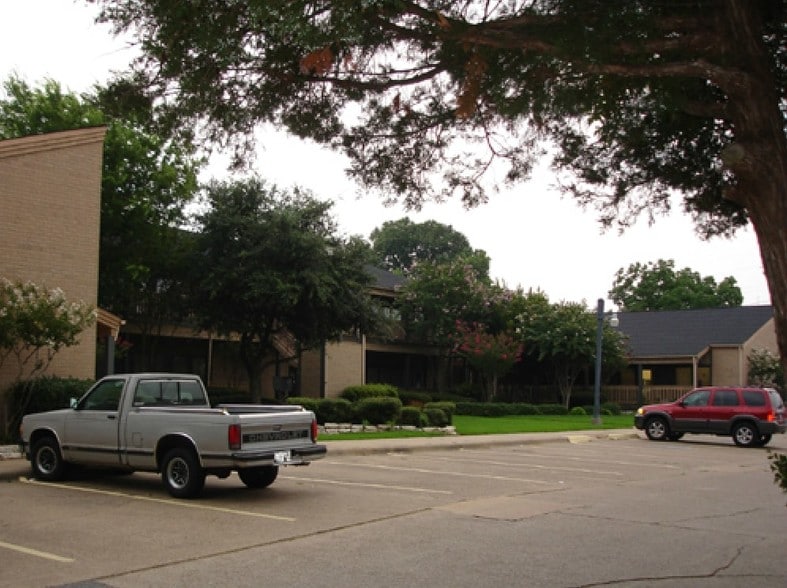 1713 Broadmoor Dr, Bryan, TX for lease - Other - Image 2 of 7