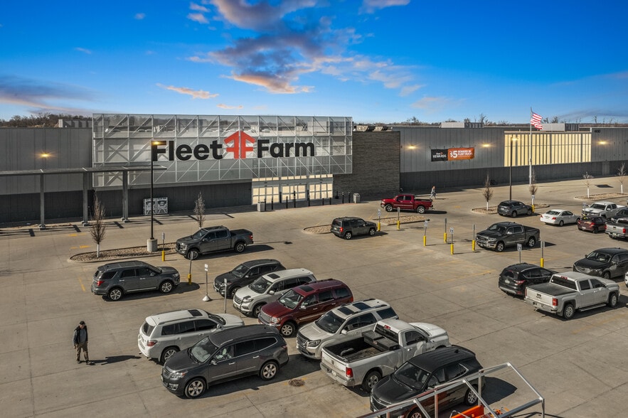 4650 Cross Point Blvd NE, Cedar Rapids, IA for sale - Building Photo - Image 1 of 1