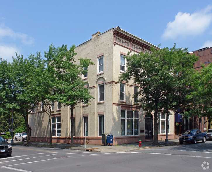 17 1st St, Troy, NY for lease - Primary Photo - Image 1 of 13