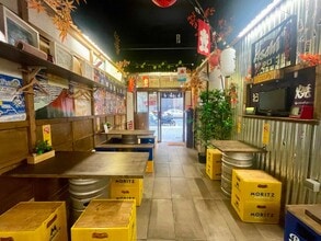 Retail in Barcelona, Barcelona for lease Interior Photo- Image 2 of 15