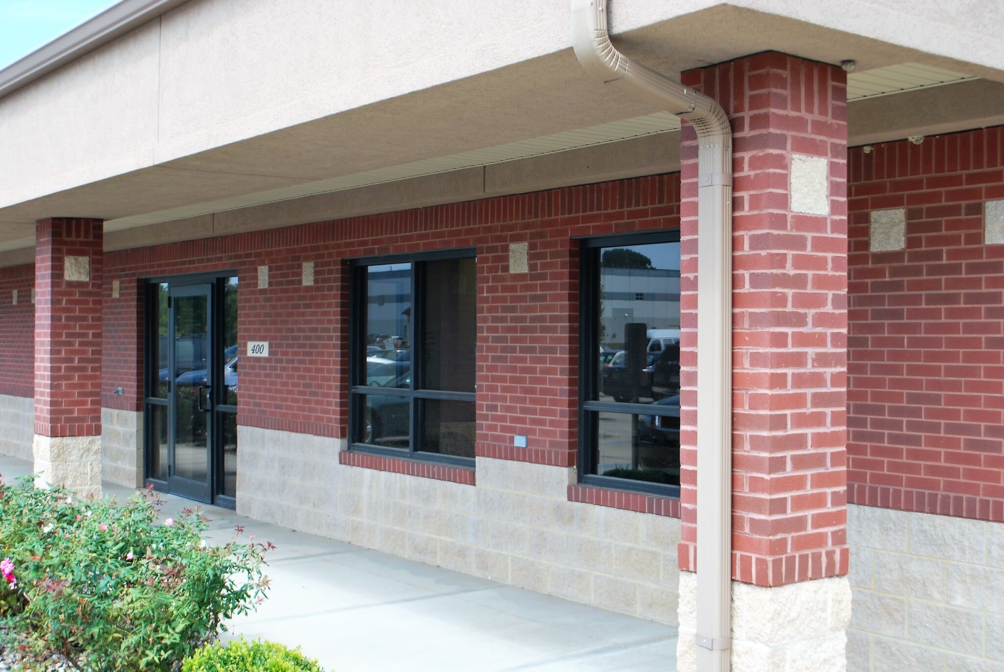 404 W Air Park Dr, Muncie, IN for sale Primary Photo- Image 1 of 8