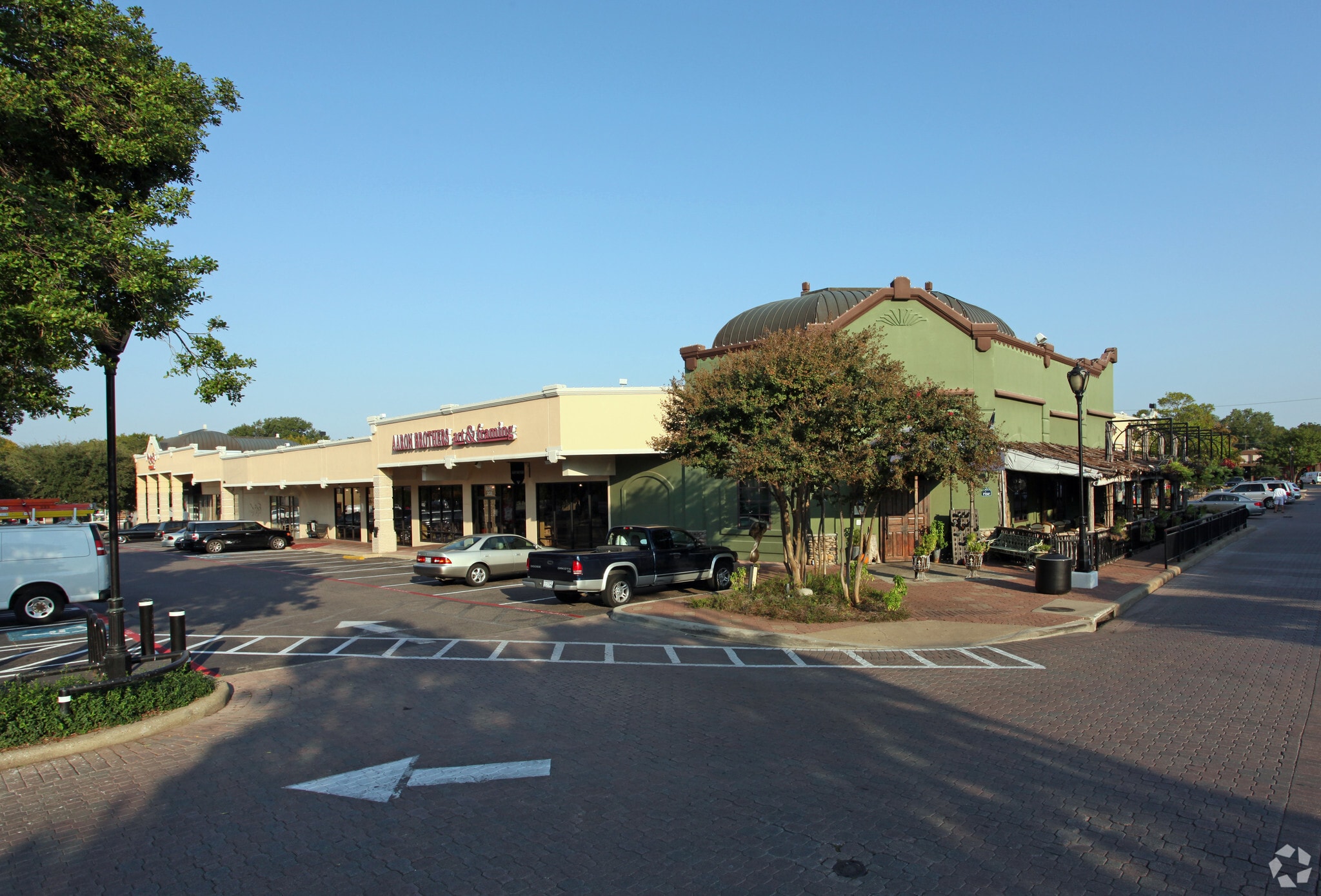 5330-5570 W Lovers Ln, Dallas, TX for lease Building Photo- Image 1 of 6