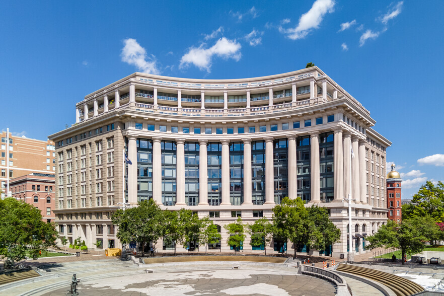 701 Pennsylvania Ave NW, Washington, DC for lease - Building Photo - Image 1 of 26