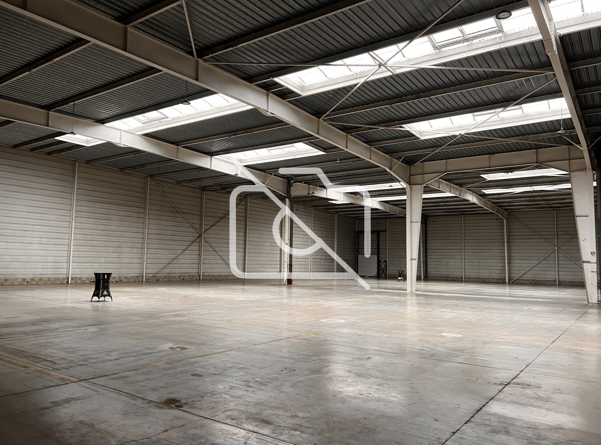 Flex in Lisses for lease Interior Photo- Image 1 of 6