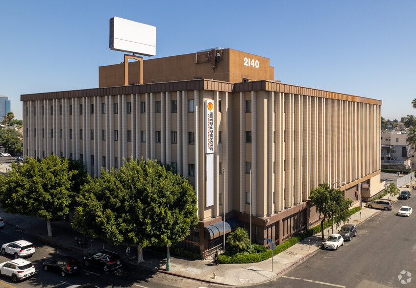 2140 W Olympic Blvd, Los Angeles, CA for lease - Building Photo - Image 1 of 4