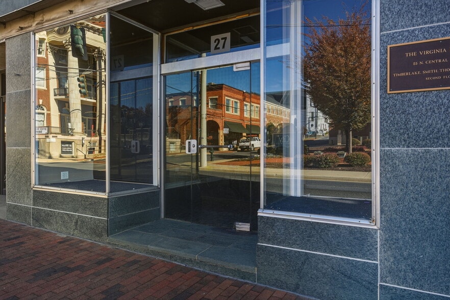 21-27 N Central Ave, Staunton, VA for lease - Primary Photo - Image 1 of 17