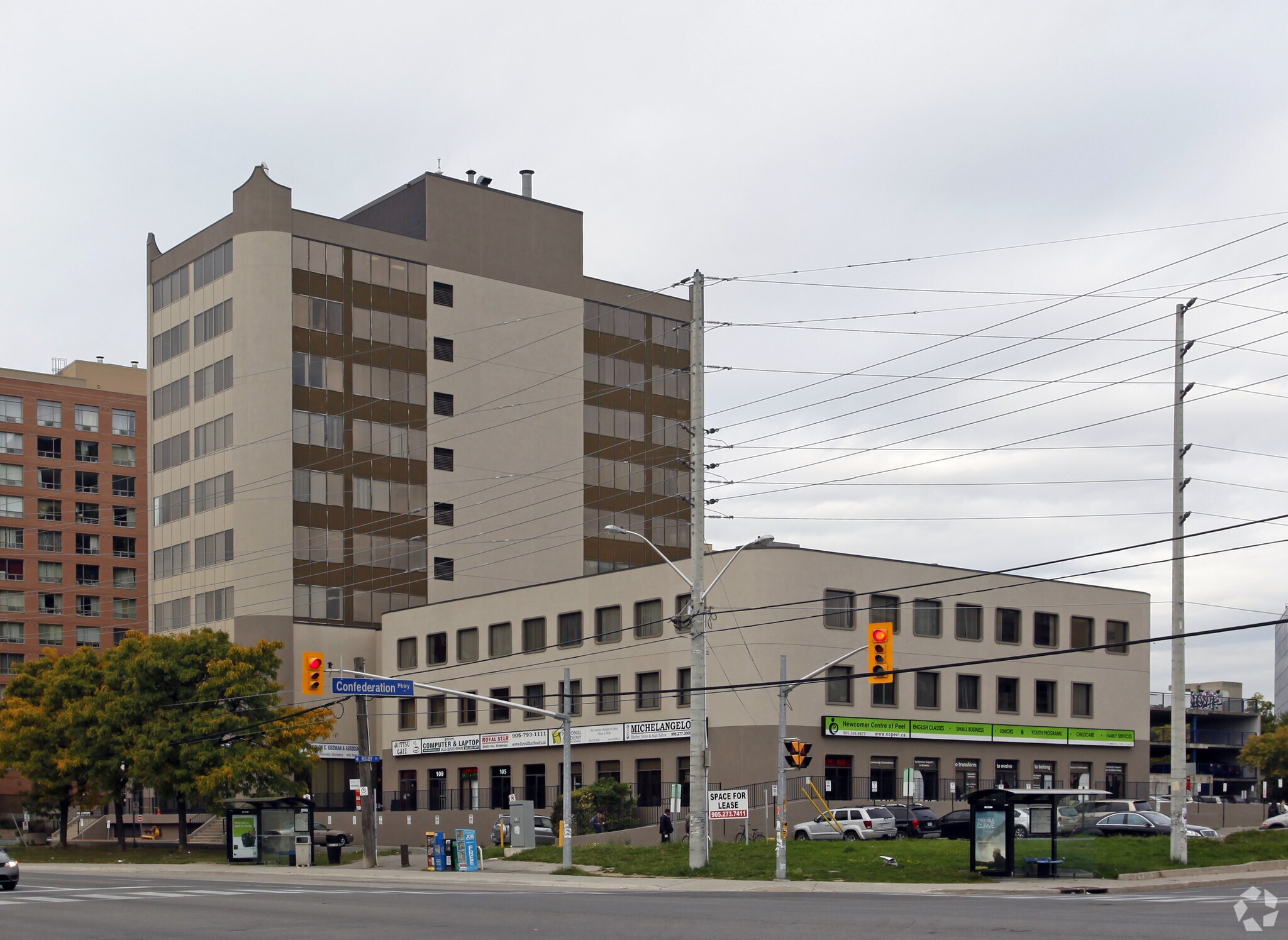 165 Dundas St W, Mississauga, ON for sale Primary Photo- Image 1 of 1