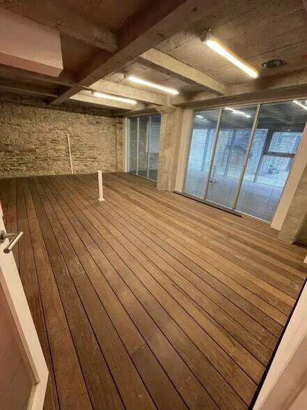 Office in Nantes for lease - Building Photo - Image 3 of 5