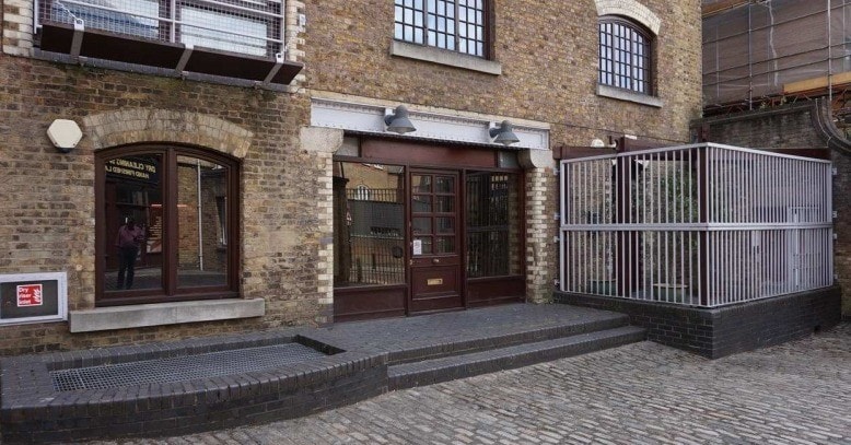 10 New Crane Pl, London for sale Primary Photo- Image 1 of 1