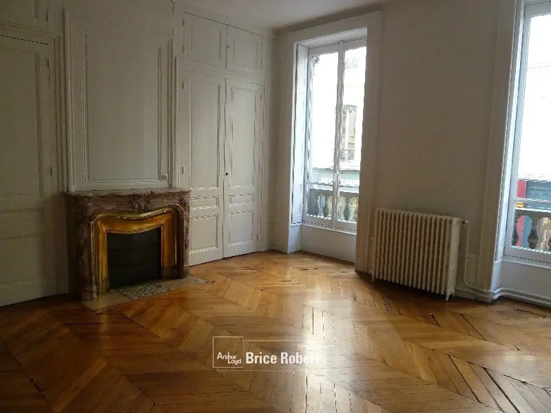 Office in Lyon for lease Interior Photo- Image 1 of 10