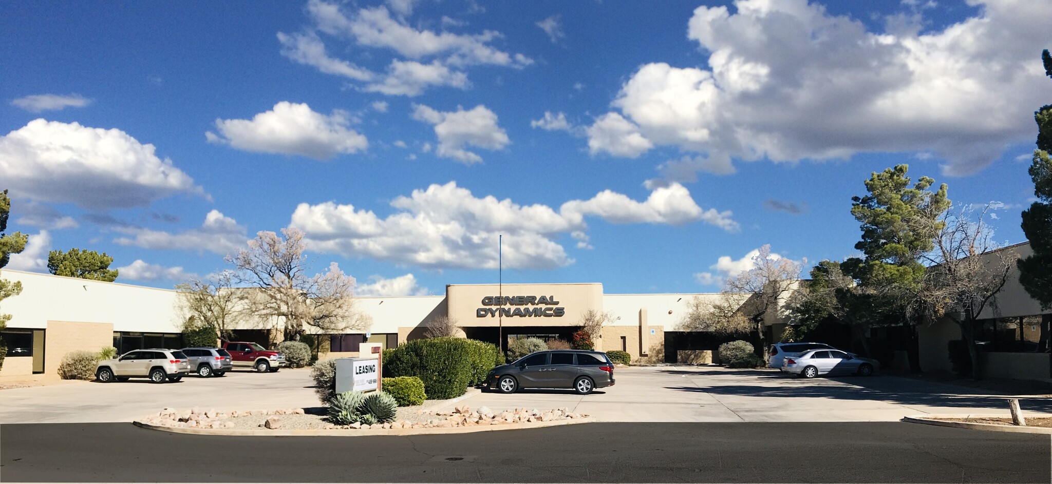 1001 Executive Dr, Sierra Vista, AZ for lease Building Photo- Image 1 of 5