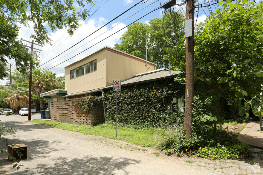 404 W 30th St, Austin, TX for lease - Building Photo - Image 3 of 4