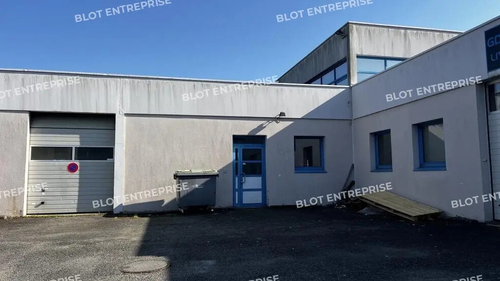 Office in Rennes for lease - Building Photo - Image 1 of 10