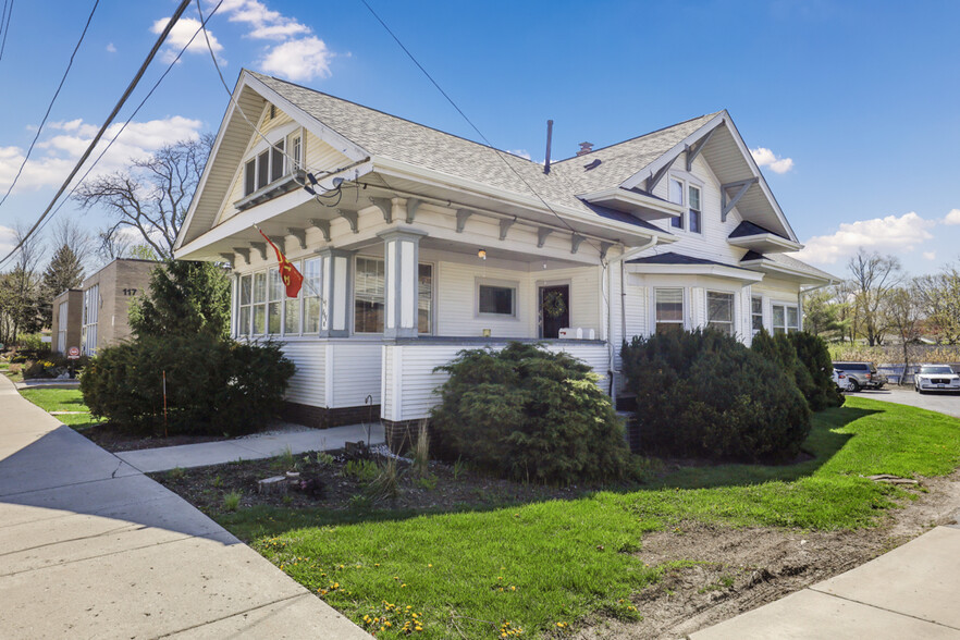 111 E Palatine Rd, Palatine, IL for sale - Building Photo - Image 3 of 44