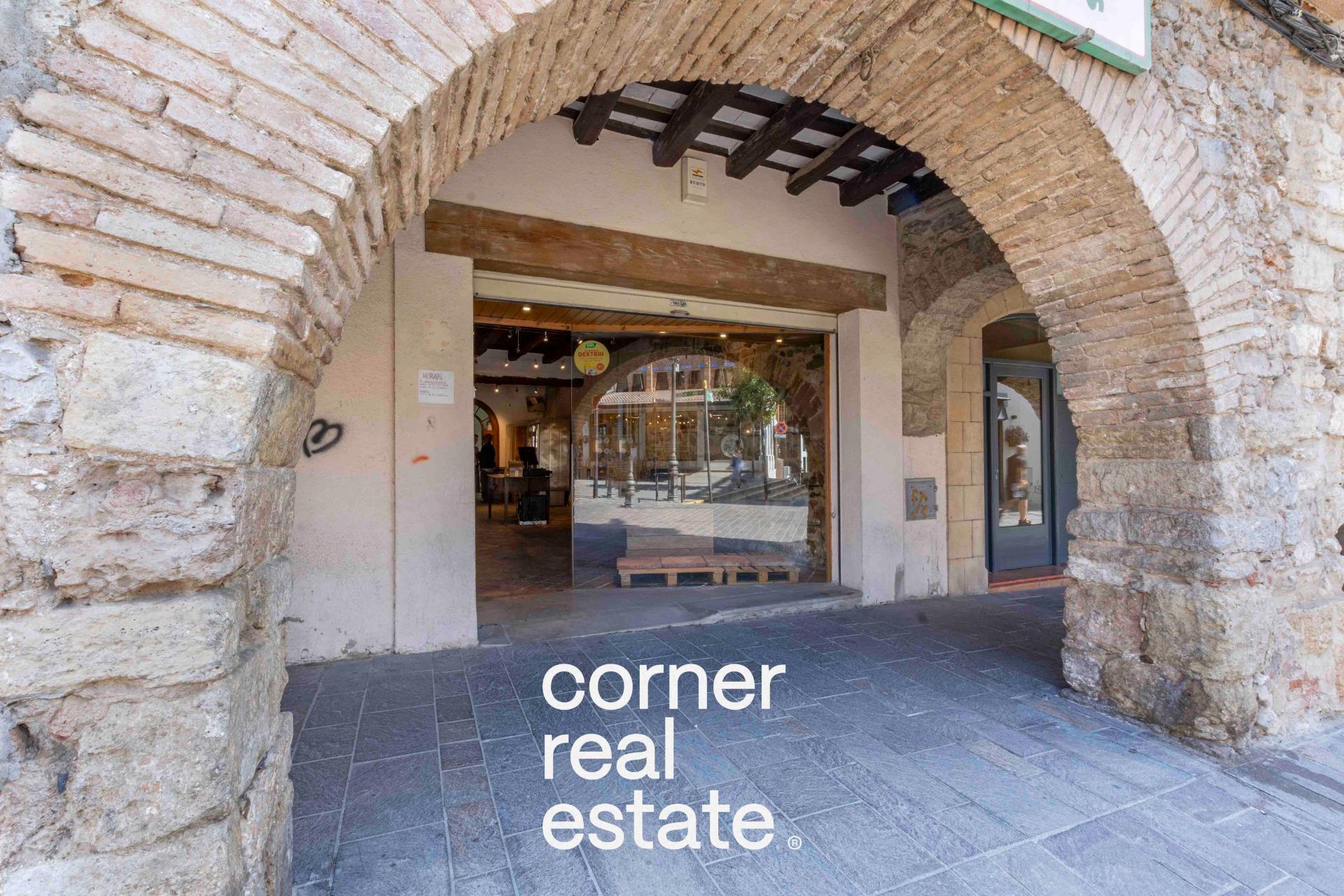 Retail in Sant Cugat del Vallès, Barcelona for lease Interior Photo- Image 1 of 18