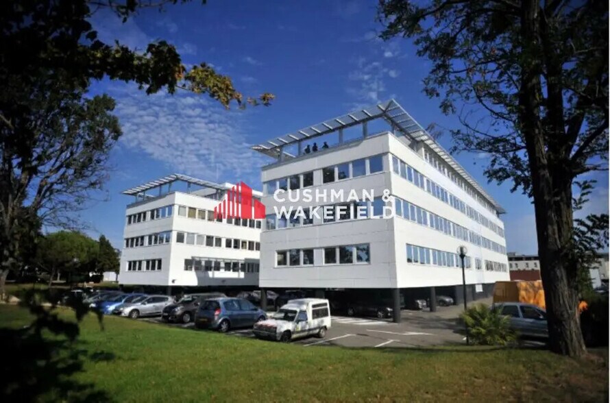 Office in Labège for lease - Building Photo - Image 3 of 18