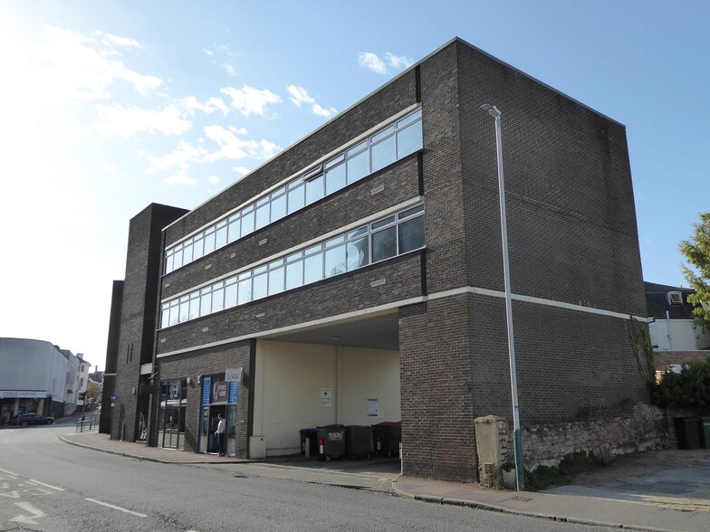 1 Upper Grosvenor Rd, Tunbridge Wells for lease - Building Photo - Image 2 of 2