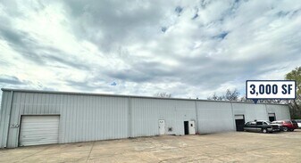 1312 W Sunchase Ct, Fayetteville AR - Warehouse