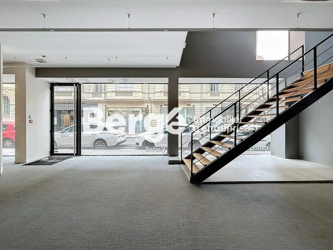 Retail in Nice for lease Building Photo- Image 1 of 12