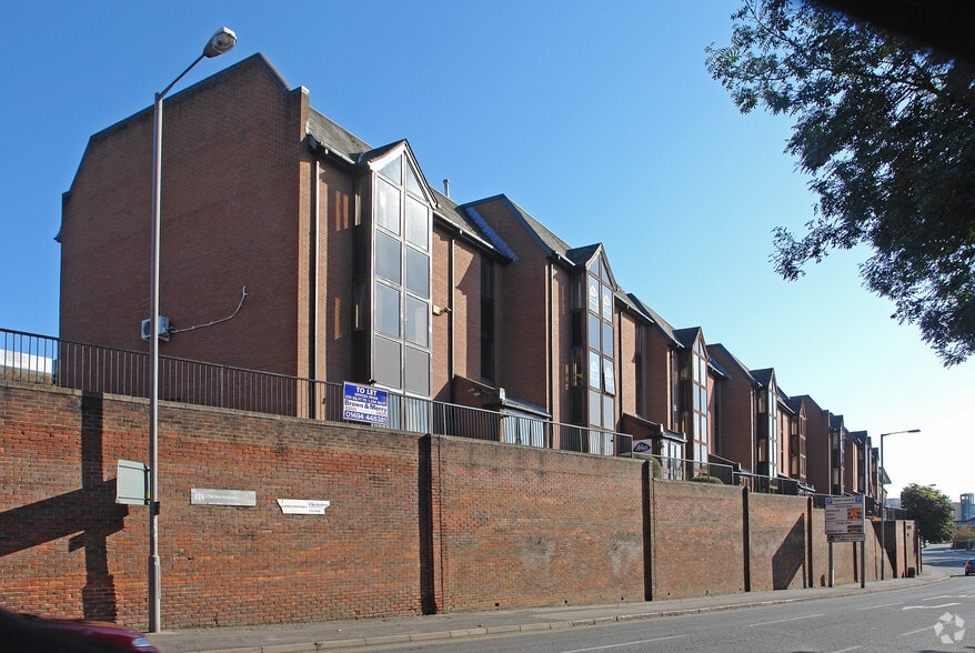 Bellfield Rd, High Wycombe for sale - Primary Photo - Image 1 of 1