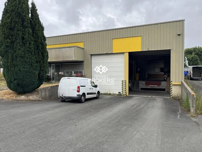 Flex in Beaucouzé for lease - Building Photo - Image 1 of 4