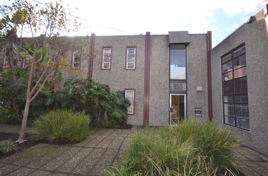 950 Gilman St, Berkeley, CA for lease - Building Photo - Image 1 of 12