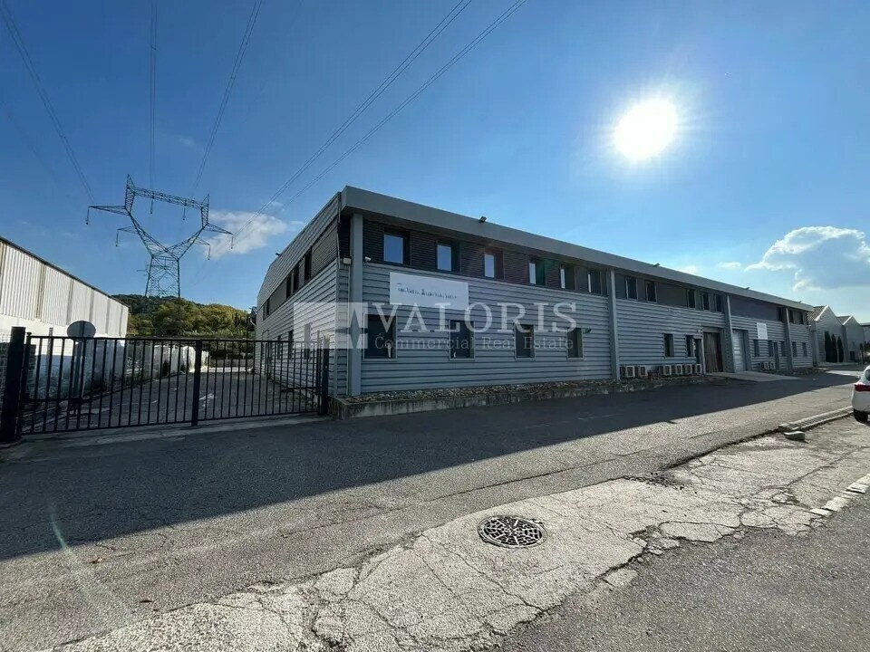 Flex in Bouc-Bel-Air for lease Building Photo- Image 1 of 13