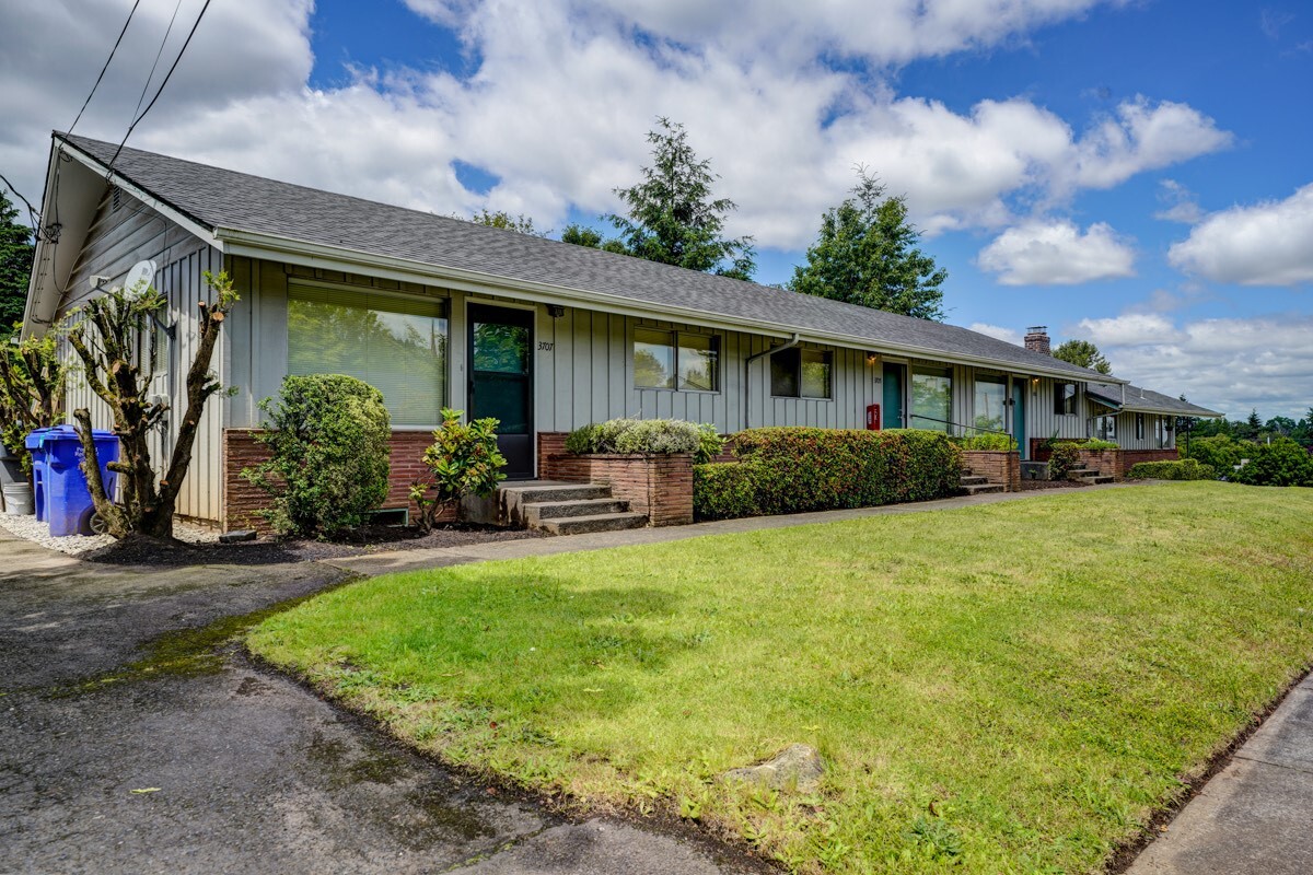 3701 SE 92nd Ave, Portland, OR for sale Primary Photo- Image 1 of 1