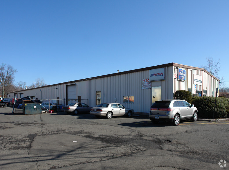 230 W Nyack Rd, Nanuet, NY for lease - Primary Photo - Image 1 of 2