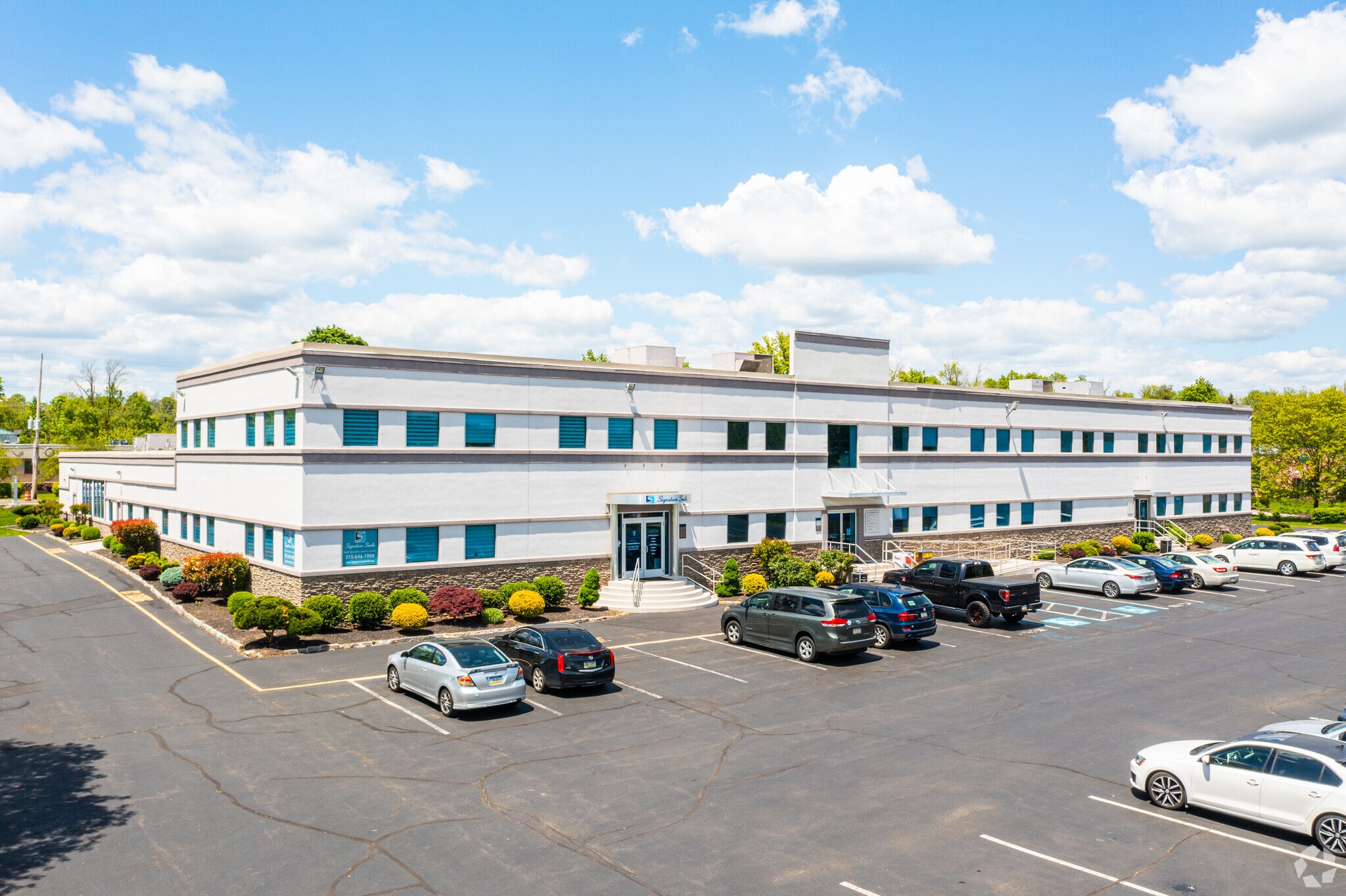 401 Commerce Dr, Fort Washington, PA for lease Primary Photo- Image 1 of 17