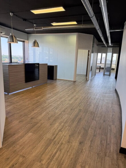 31 Cours Des Juilliottes, Maisons-Alfort for sale - Building Photo - Image 1 of 6