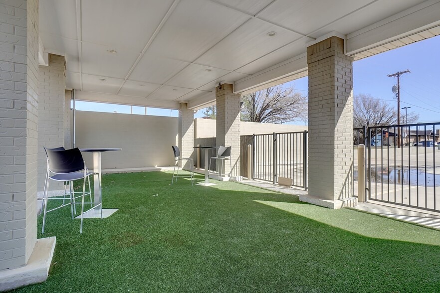 809 Woodrow Wilson Ray Cir, Bridgeport, TX for sale - Building Photo - Image 3 of 10