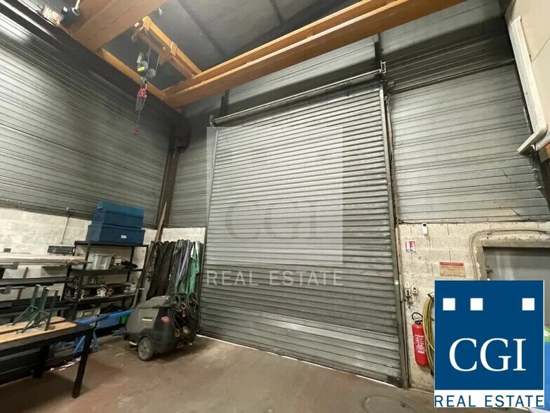 Flex in Domène for lease - Interior Photo - Image 2 of 4