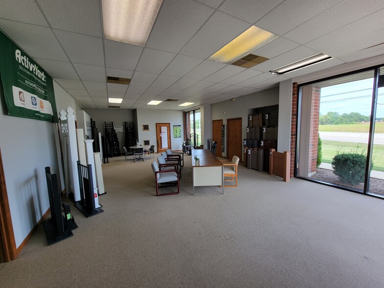 34W401 Roosevelt, Geneva, IL for sale - Building Photo - Image 3 of 12