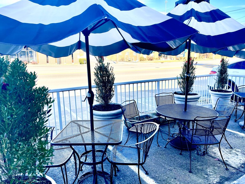 911 W North Bend Rd, Cincinnati, OH for sale - Building Photo - Image 2 of 5