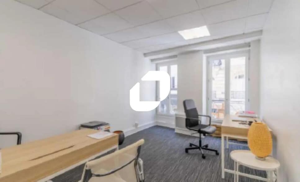 Office in Paris for lease - Interior Photo - Image 1 of 9
