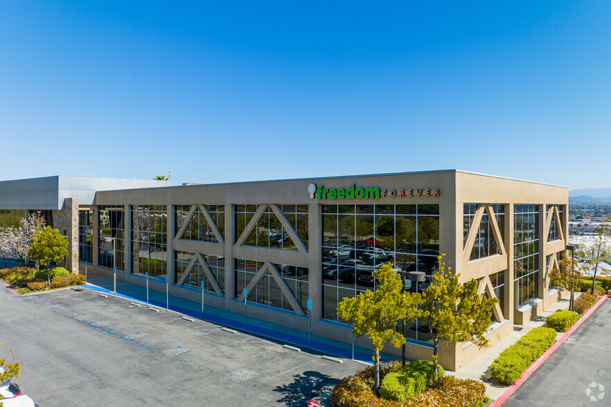 27368 Via Industria, Temecula, CA for lease - Building Photo - Image 2 of 6