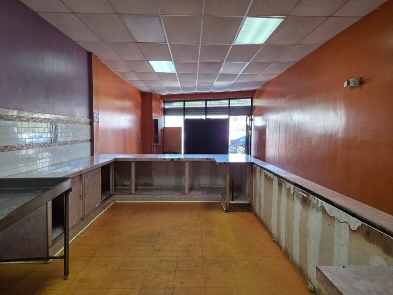 1226-1246 E Gun Hill Rd, Bronx, NY for lease - Building Photo - Image 3 of 6