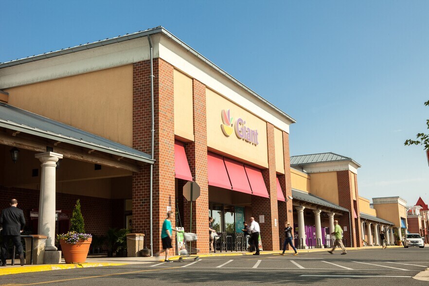 21050 Southbank St, Sterling, VA 20165 Cascades Marketplace