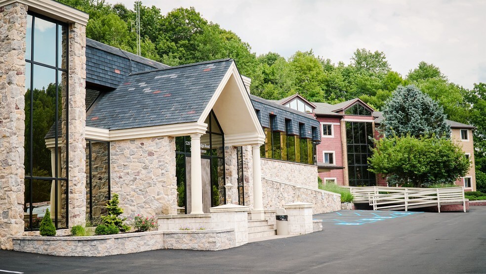 528 Seven Bridge Rd, East Stroudsburg, PA 18301 DLP Professional