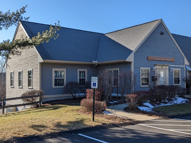 12 Asylum St, Milford, MA 01757 12 Asylum St. Milford MA 01757