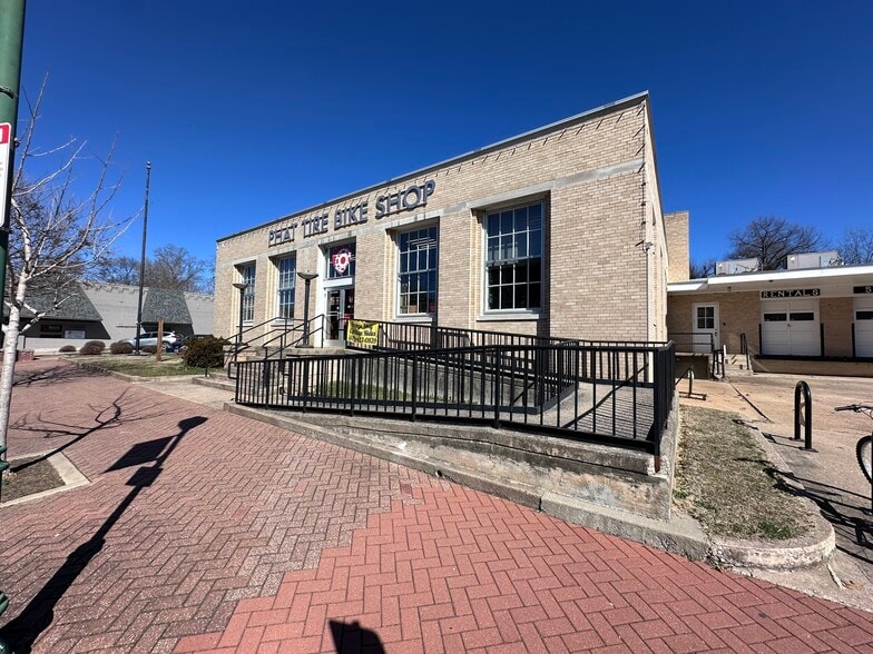 101 Broadway St S, Siloam Springs, AR for sale - Building Photo - Image 1 of 11