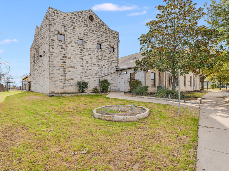 115 E Old Settlers Blvd, Round Rock, TX for sale - Building Photo - Image 3 of 21