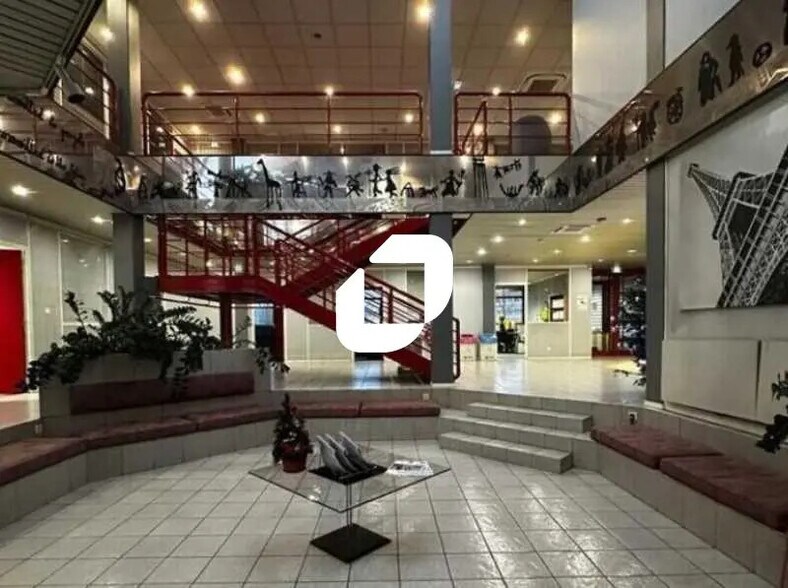 5 Avenue Johannes Gutenberg, Maurepas for lease - Building Photo - Image 3 of 4