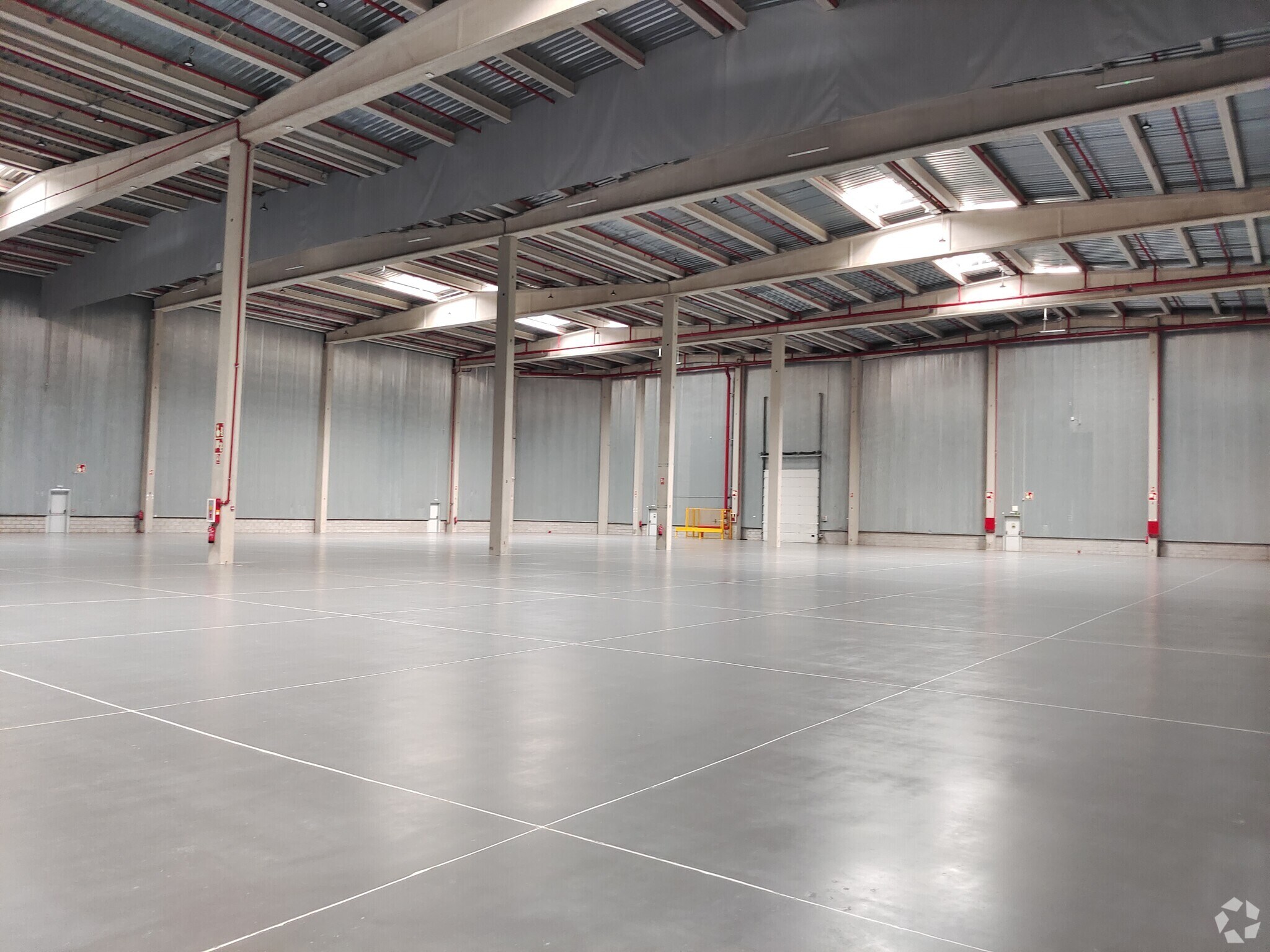 Industrial in Cabanillas del Campo, Guadalajara for lease Primary Photo- Image 1 of 10