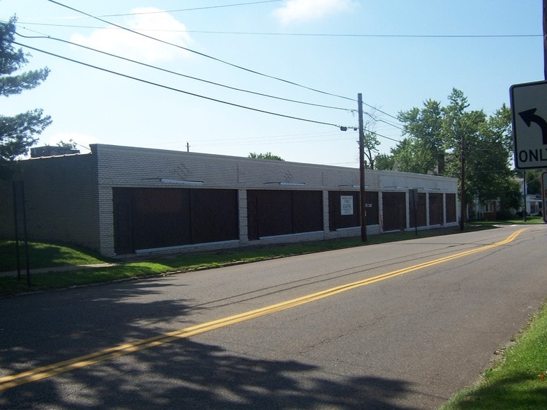820 Amherst Rd NE, Massillon, OH for sale - Building Photo - Image 2 of 4